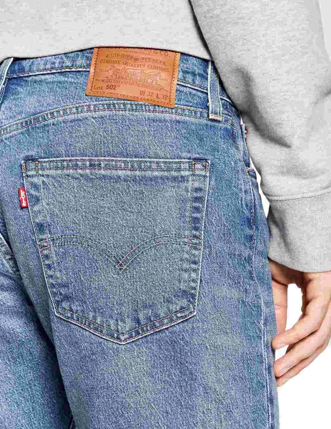 Vaqueros Levi´s 502 Taper azul claro de hombre -b